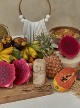 Load image into Gallery viewer, Coppia Mini Statue