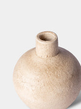 Load image into Gallery viewer, Apple Vase